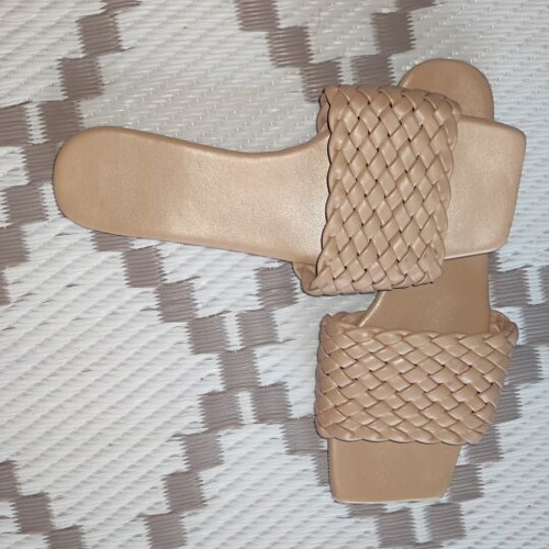 Beige woven sandals size 37