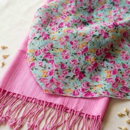 Pashmina and scarf set like new, multicolor