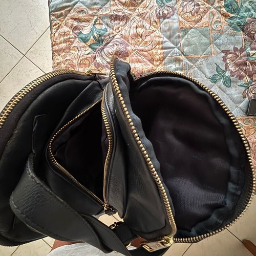 Women's backpack used with V stripe design, black
