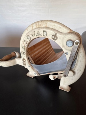 Raadvad Vintage Bread Slicer Model 294 like new, Danish design icon