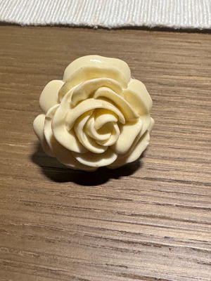 Rose ring like new, size 53, beige
