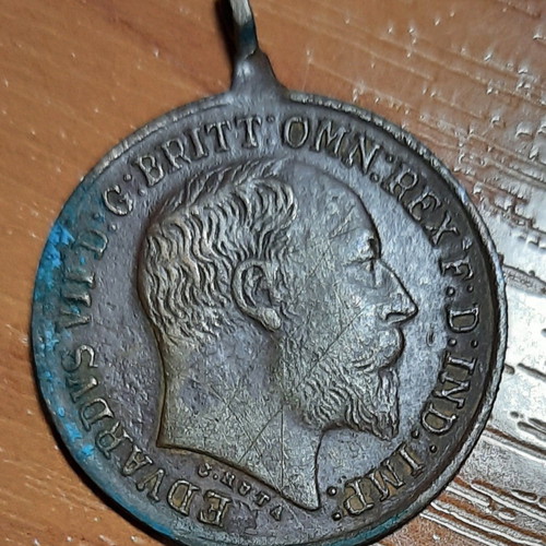 Pendant from 1909 Australian coin used, gold
