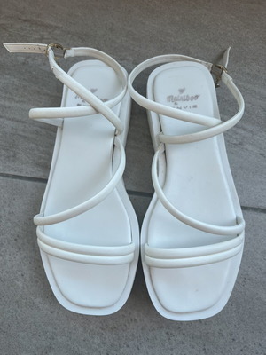 Envie white summer sandals used, size 38