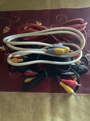 RCA cables like new, set of 6 for audio and video