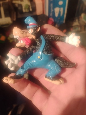 Collectible figure used, good condition