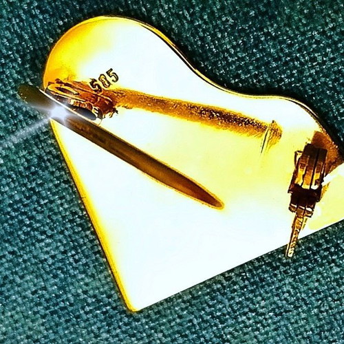 14K gold jewelry lapel pin with piano and keys new