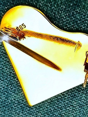 14K gold jewelry lapel pin with piano and keys new