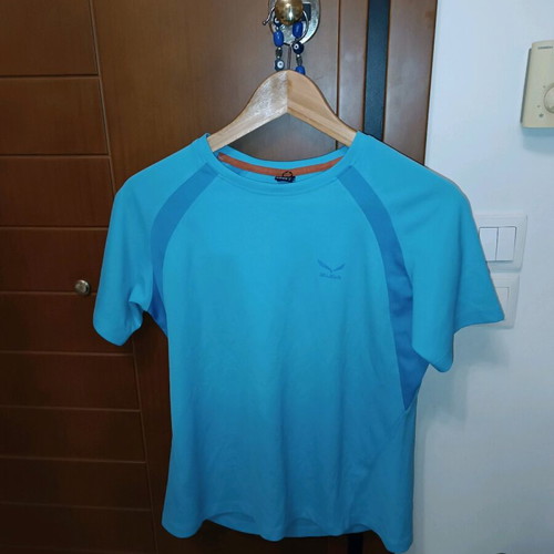 Salewa women's technical t-shirt large used, turquoise