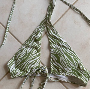 decoro bikini top