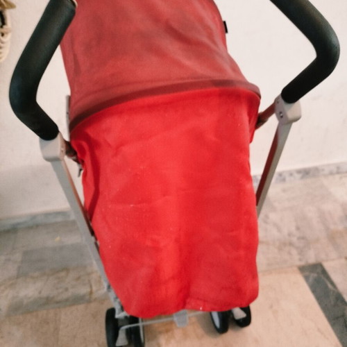 Chicco lightweight stroller used with adjustable backrest and double wheels