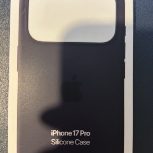 iPhone 17 Pro Silicone Case MagSafe new, 100% authentic