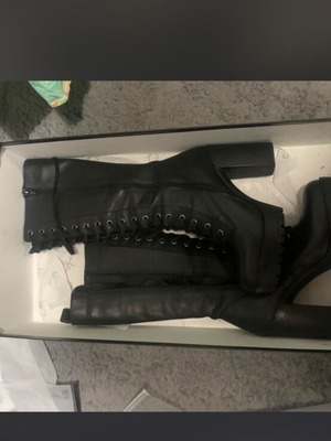 GK Uomo Black Leather Lace Up Boots like new, size 38