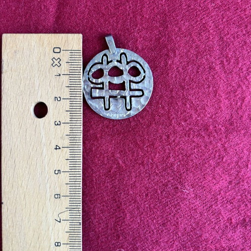 Vintage silver pendant 925 like new, 2.8 cm diameter