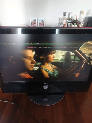 LG 42LG6000 Full HD TV used with screen issue, with remote