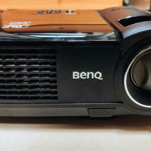 BenQ MP515 projector used with remote and new replacement lamp