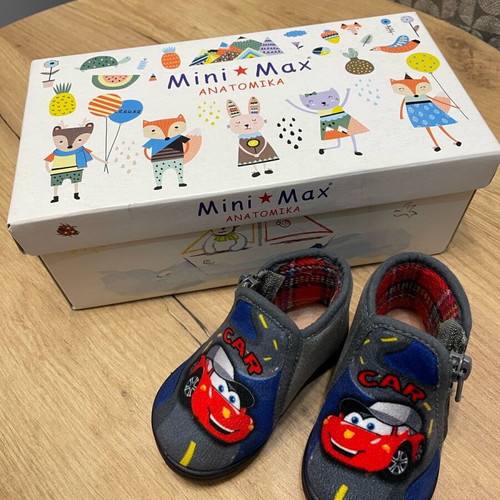Mini Max slippers new