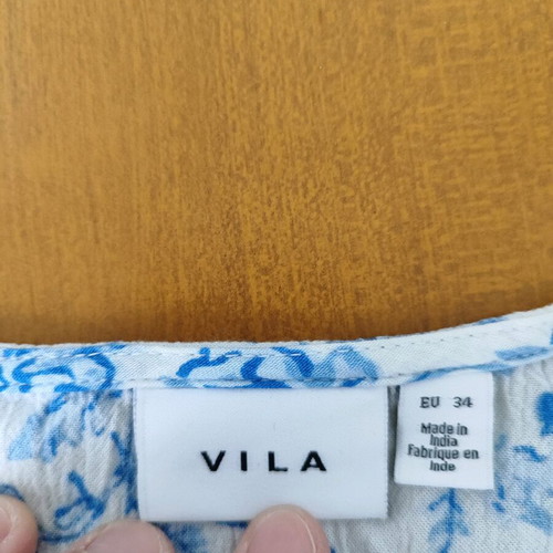 Vila Women's Top XS White Blue Sleeveless like new