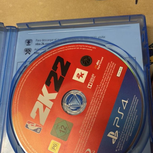 PS4 bundle NBA 2K22 and WWE 2K18 games
