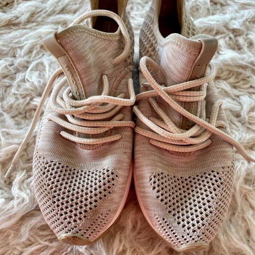 Windsor Smith sneakers size 37 beige, like new, athletic