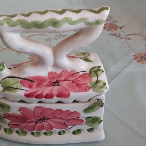 Ceramic vintage decorative iron like new