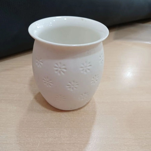 Small ceramic decorative vase like new, height 8 cm