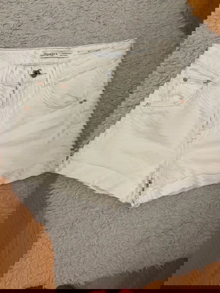 Bershka Λευκό σορτσάκι τζιν