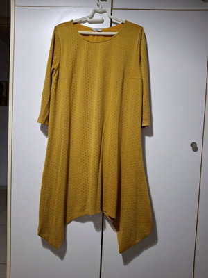 Women's dress mustard like new