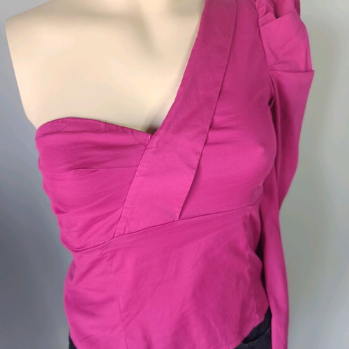 Stradivarius fuchsia top with one shoulder and ruffles like new