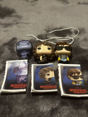 Φιγούρες Stranger Things σαν καινούργιες, σετ 3 Kinder
