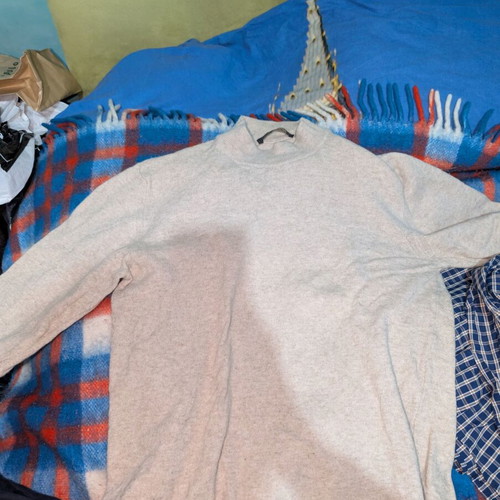Men's medium pullover used, beige and white