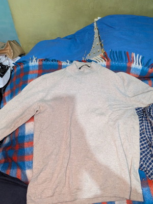 Men's medium pullover used, beige and white