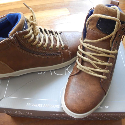 Jackson men's winter boots like new, brown, size 40