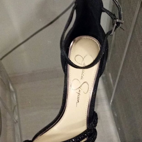 Jessica Simpson black heels like new with medium heel
