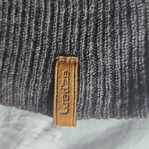 Primark sweater and Decathlon beanie set like new