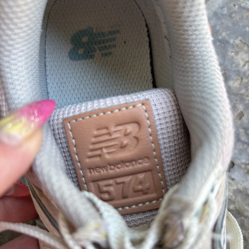 New Balance 574 athletic shoes like new, size 38, beige pink