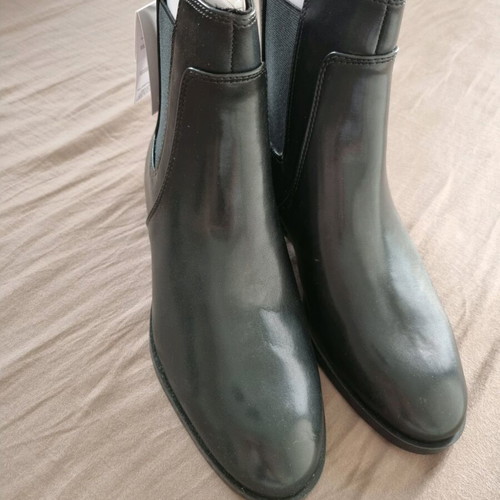Stradivarius black Chelsea boots new with tags, size 38