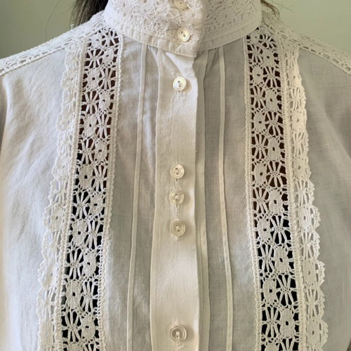 Laura Ashley vintage blouse 1970, cotton with lace, mother of pearl buttons