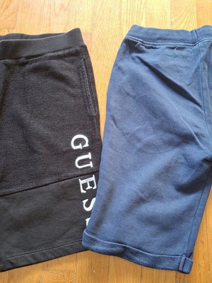 Σετ 2 παιδικά σορτσάκια Guess σαν καινούργια, 8 ετών