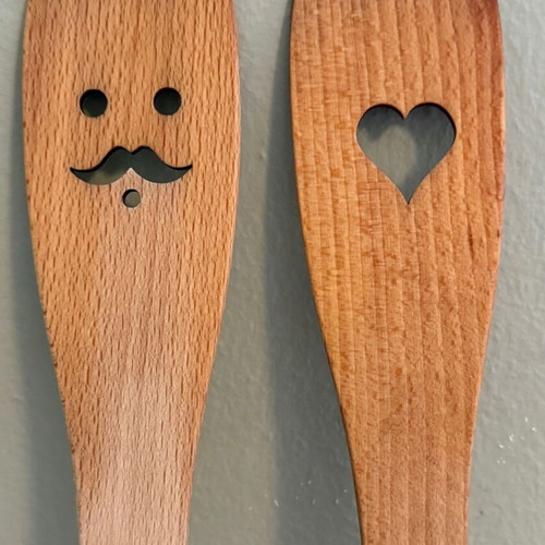 Wooden spatulas used with designs