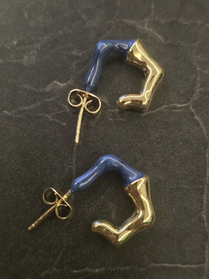 Earrings made of stainless steel like new, small elegant gold and blue hoops