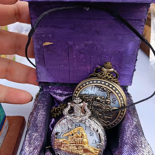Pocket watch pendant old style new with battery