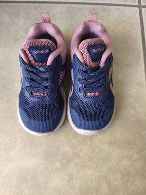 Reebok Sport Rush Runner 5 baby athletic shoes used, size 20, pink