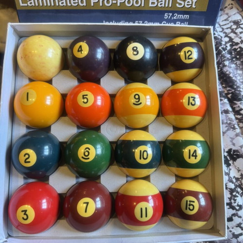 Pool balls laminated pro set used, very good condition