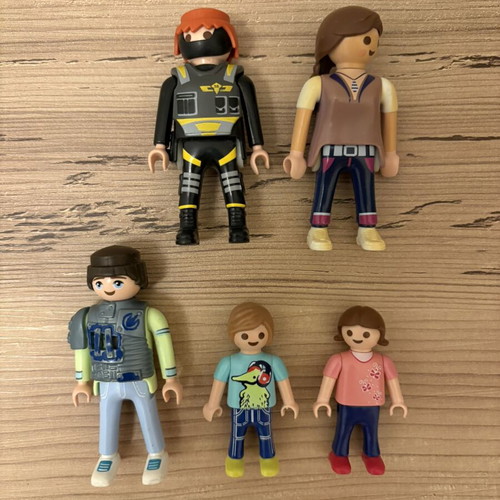 Playmobil figures used, pack of 5