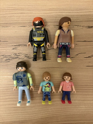 Playmobil figures used, pack of 5