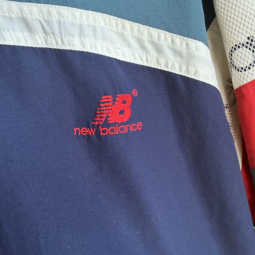 New Balance vintage style woman set with embroidered logo, like new