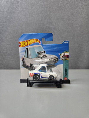 Hot Wheels 70 Dodge Charger new