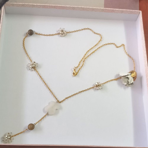 Fo Bizou necklace like new in excellent condition