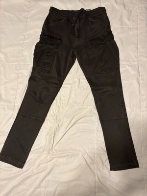 Cargo панталон slim fit нов, размер M, черен и зелен