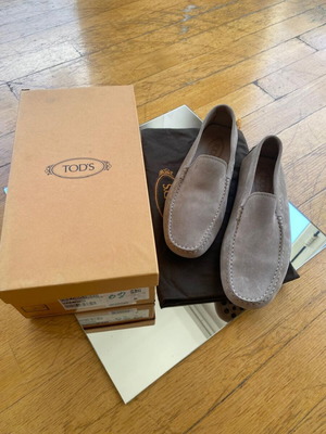 Tod’s μοκασίνια καινούργια μπεζ νούμερο 42